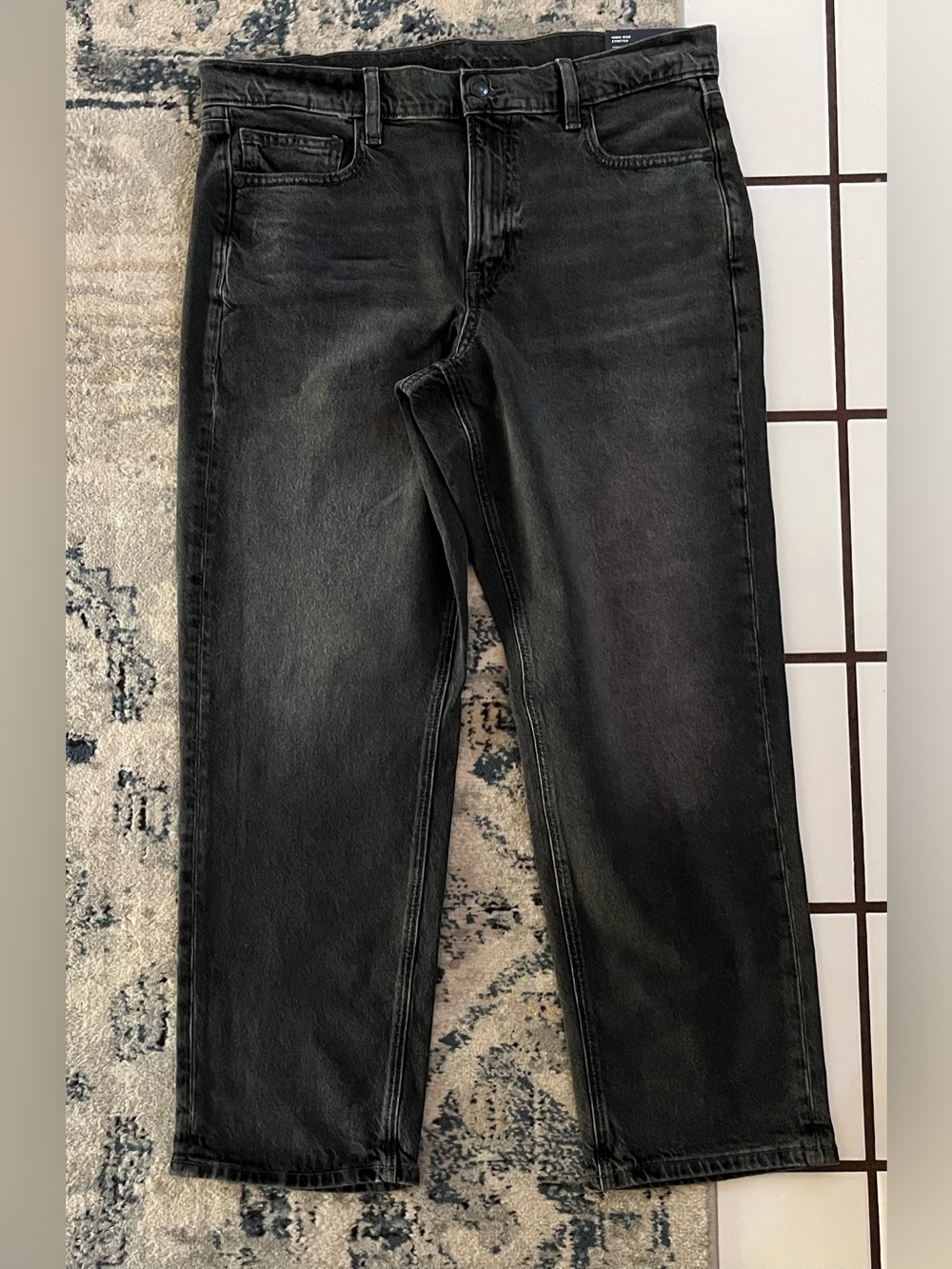 American Eagle Black Straight-Leg High Rise Jeans Women’s 12 short 31w *NWT